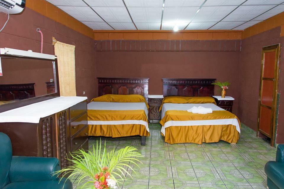 Hotel Leones Marinos San Miguel Exterior foto